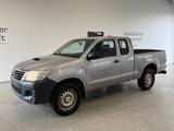 Toyota Hilux 2,5 D-4D Extra Cab 4x4 KLIMA Netto 9.000 - silberne Toyota Hilux