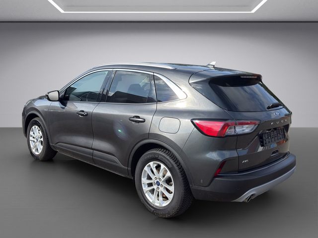 Kuga 2.0 EcoBlue Automatik Titanium X AHK, Stand