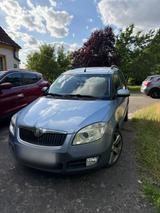 Skoda Škoda Roomster Scout TÜV Neu - Skoda Roomster mit Benzin-Antrieb: Scout