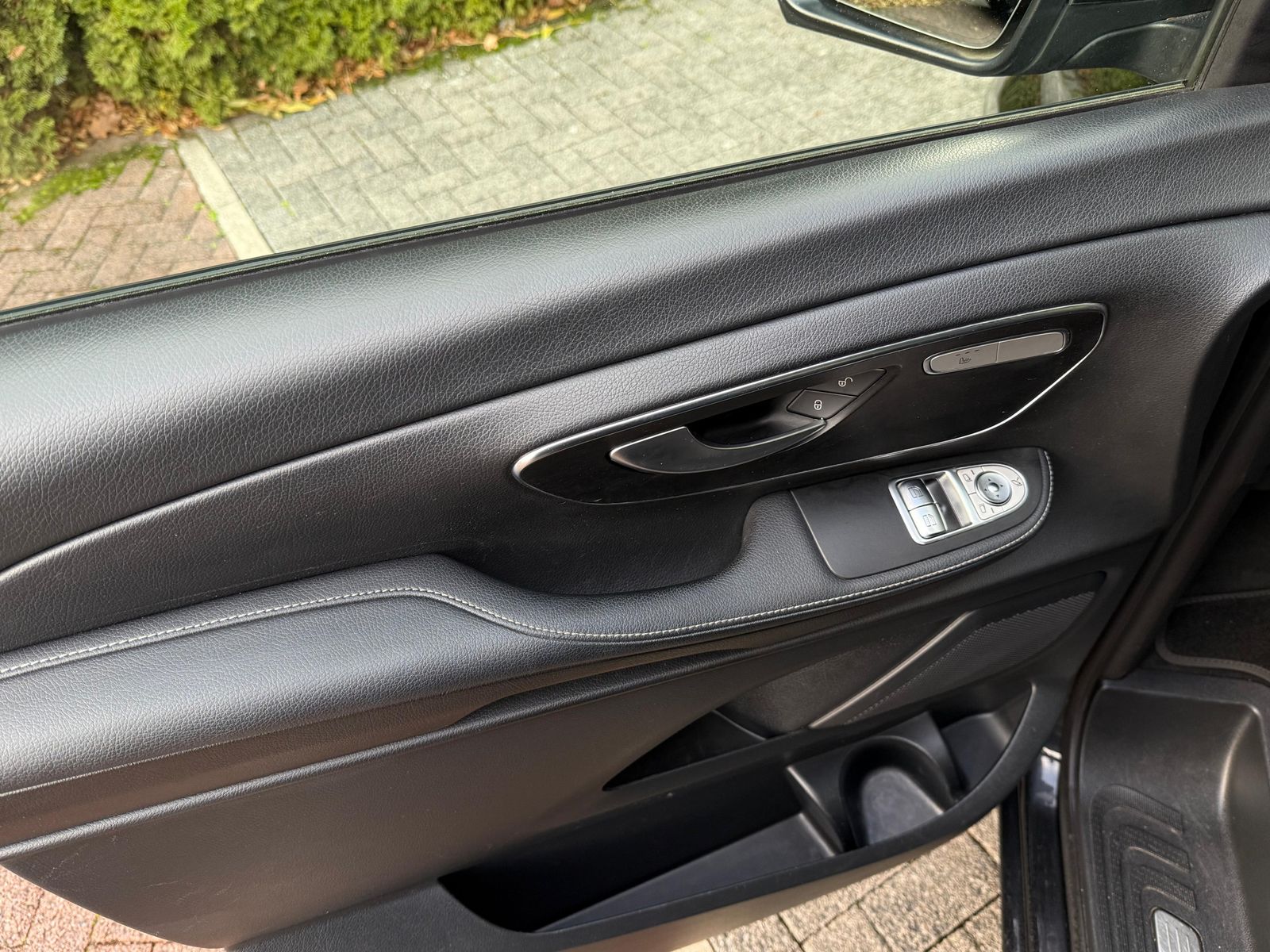 Fahrzeugabbildung Mercedes-Benz V 300 d 9G Avantg Extralang LED+SHZ+KAM+LEDER+8S