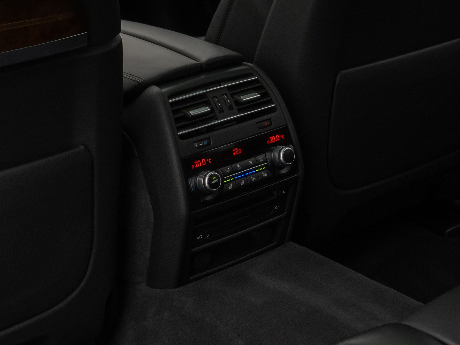 Fahrzeugabbildung BMW 760 Li M Sport Glasdach B&O HUD SoftCl NightVisi