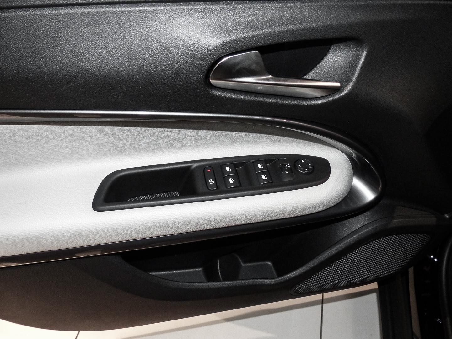 Fiat 600 La Prima Hybrid DCT Navi Massage Sitz LED