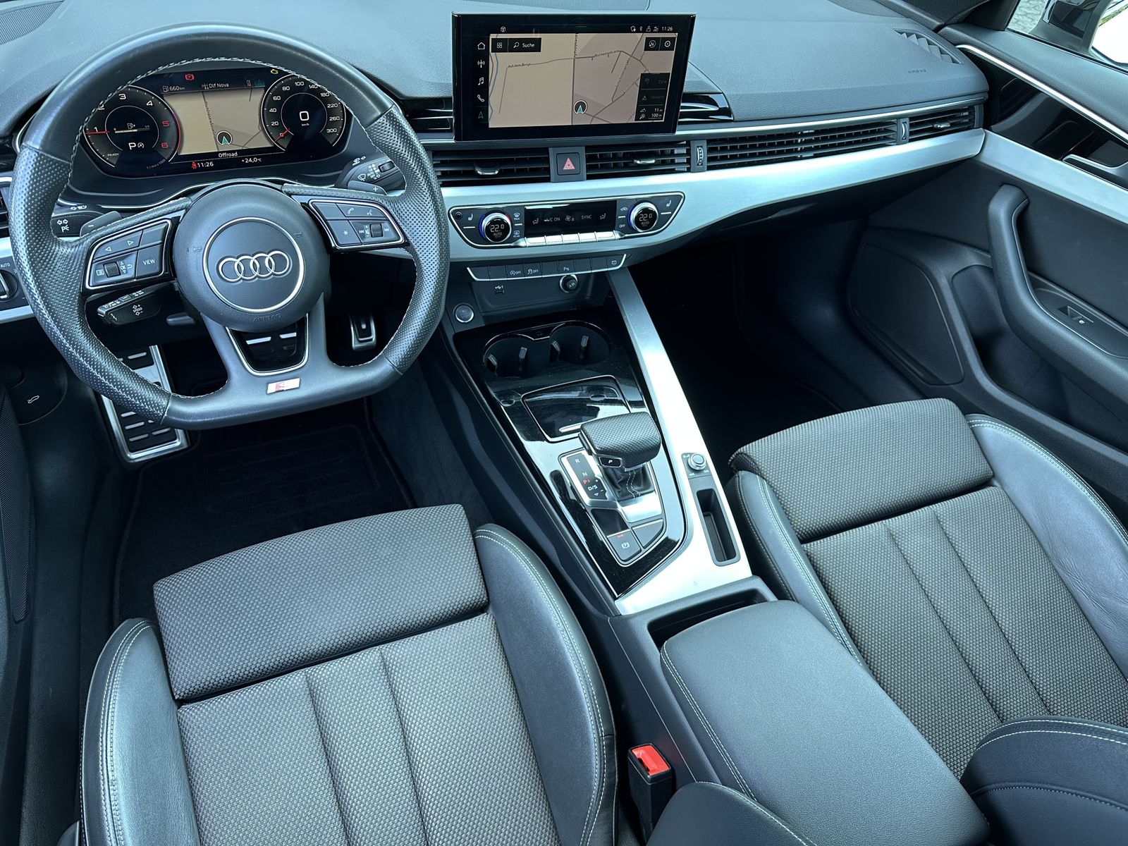 Fahrzeugabbildung Audi A4 Avant 35 TDI S-Line Black NAV+LED+KAM+VC+18ZO