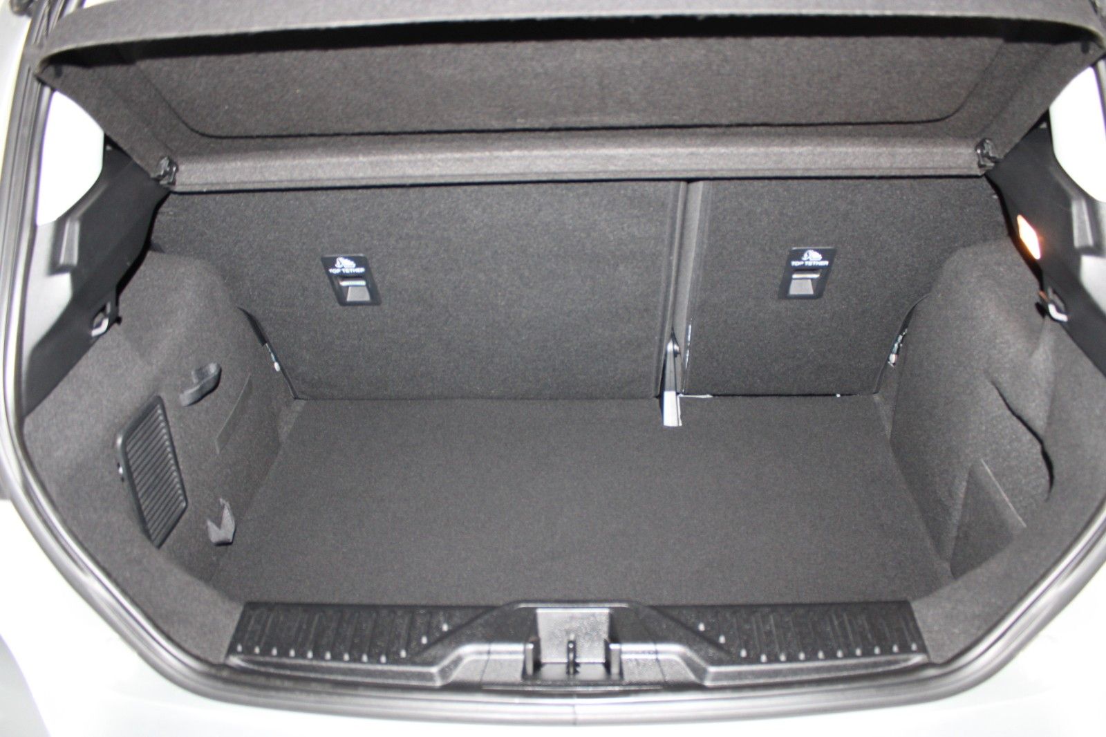 Fahrzeugabbildung Ford Fiesta Cool & Connect 5-T CAM PDC KLIMA WinterP.