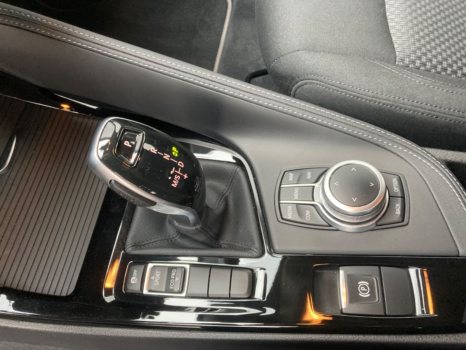 BMW X2 sDrive18i *DAB*Navi*PDC*LED foto 16
