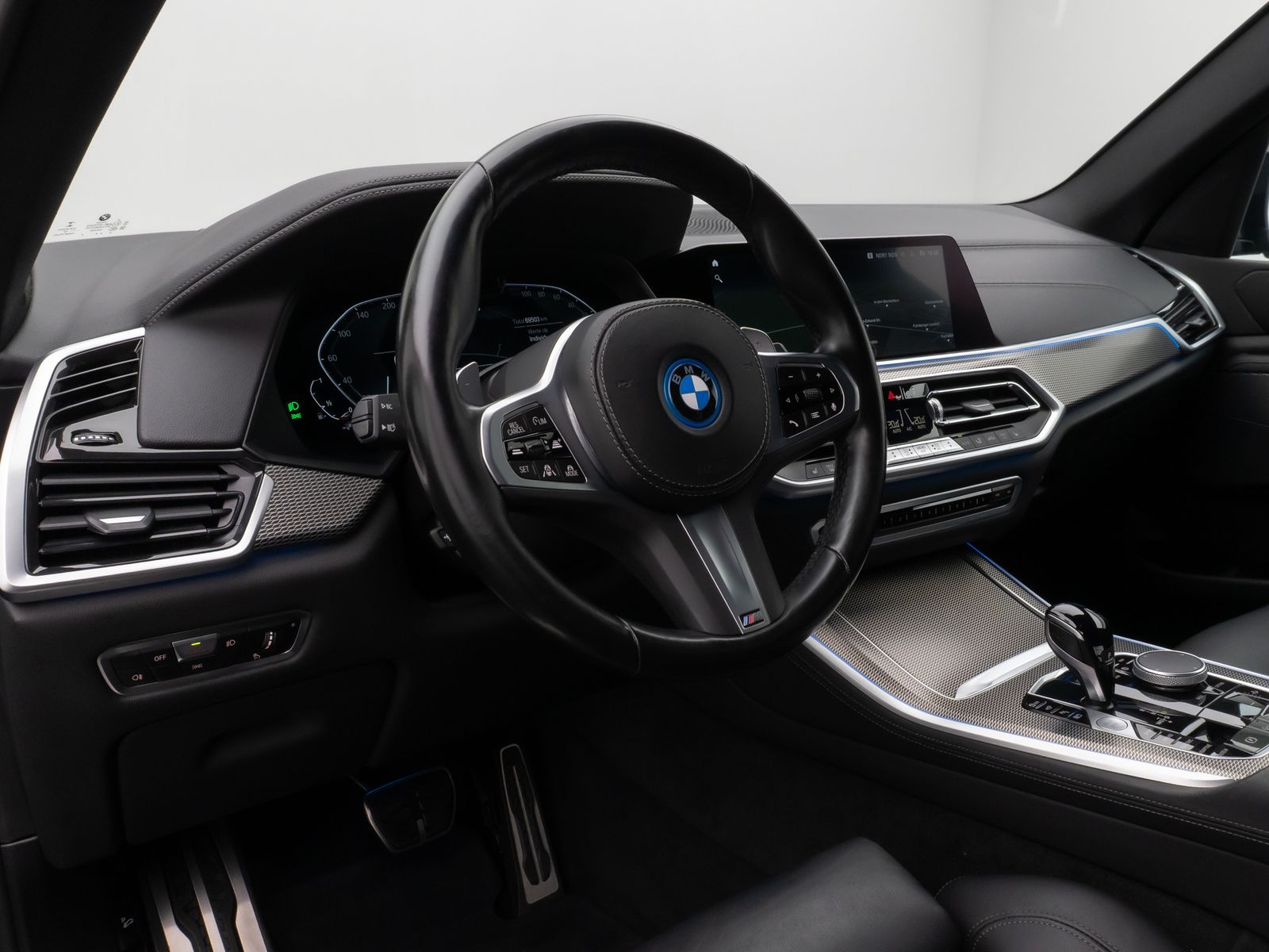 Fahrzeugabbildung BMW X5 xD45e M Sport 360° HUD DAB ACC AHK 20Zoll