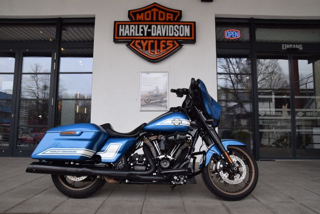 Harley-Davidson FLHXST Street Glide ST + Screaming Eagle Auspuff