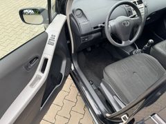 Fahrzeugabbildung Toyota Yaris Cool 1,3 Ltr. TÜV NEU Klima AHK