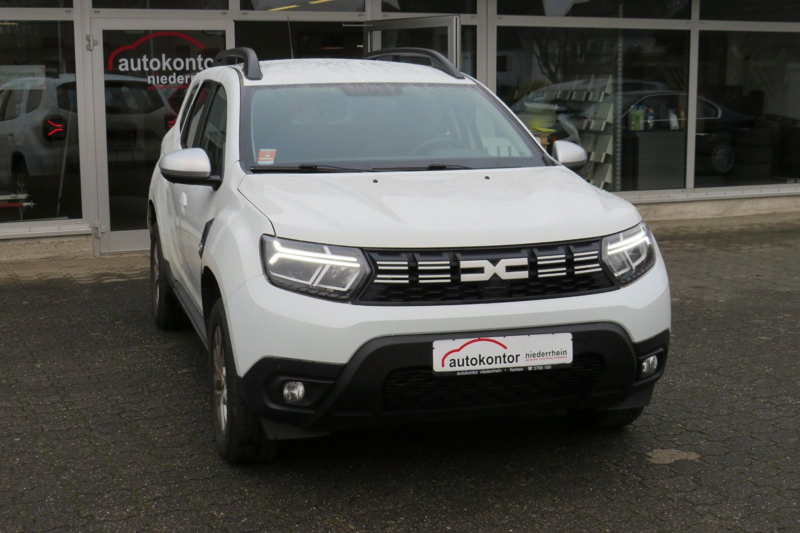 Fahrzeugabbildung Dacia Duster II Expression DIESEL NAVI ALU LED 1.HAND