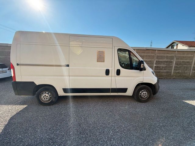 Peugeot Boxer 335 2.0 BlueHDi 130CV PM-TN Furgon