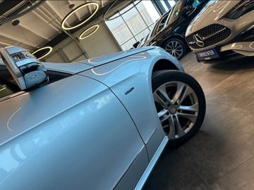MYAUTOCENTER – Gebraucht- und Jahreswagen mit Werkstattservice in Pfaffenhofen Mercedes-Benz E 200 *AHK*Abstandstempo*Teilleder*Szhz*