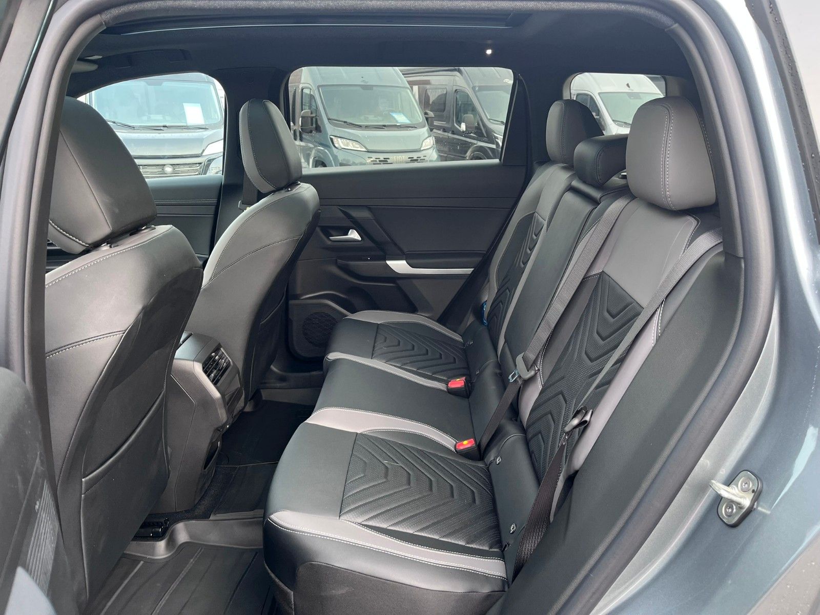 Fahrzeugabbildung Jeep Compass E-Hybrid 1.2 eDCT 100 kW First Edition