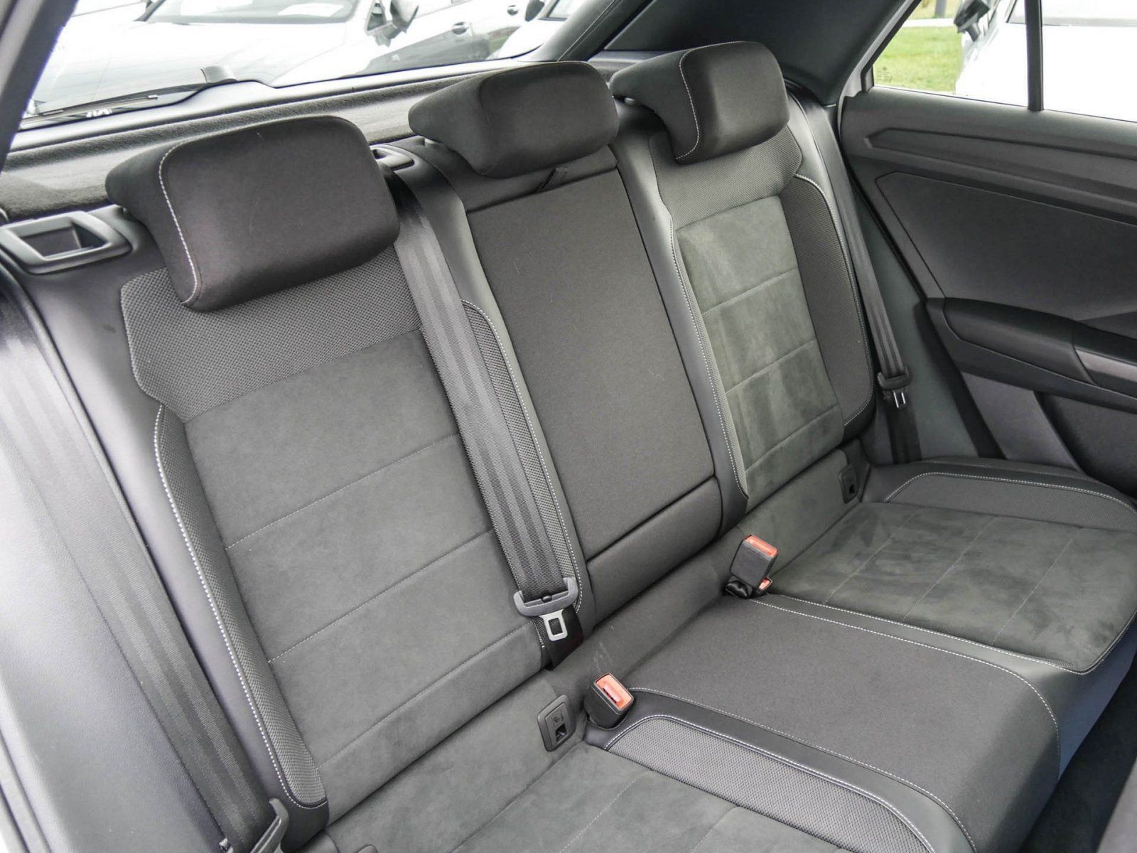 Volkswagen T-Roc - Bild 4