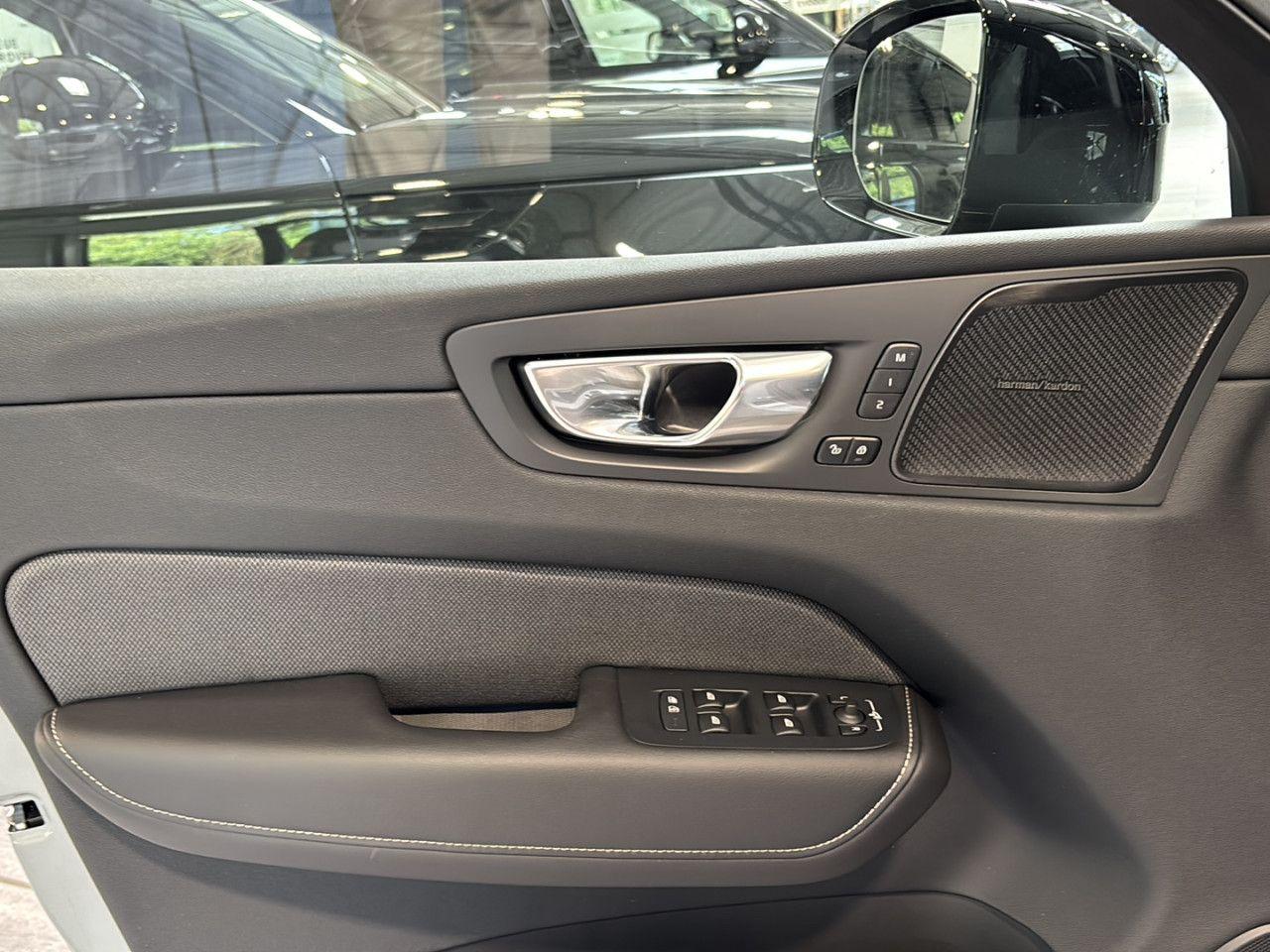 Volvo XC60 XC 60 Plus Dark AWD Bluetooth LED Klima, миниатюра 9