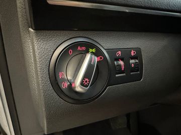 Volkswagen Touran Highline DSG *PANO*SHZ*NAVI*PDC*TEMPOMAT*