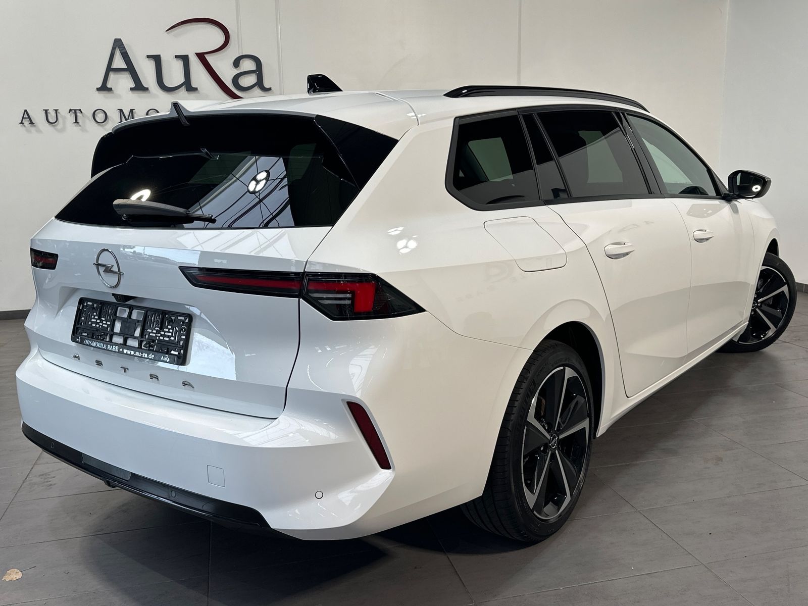 Fahrzeugabbildung Opel Astra SpT 1.5 D Automatik Business Elegance NAV