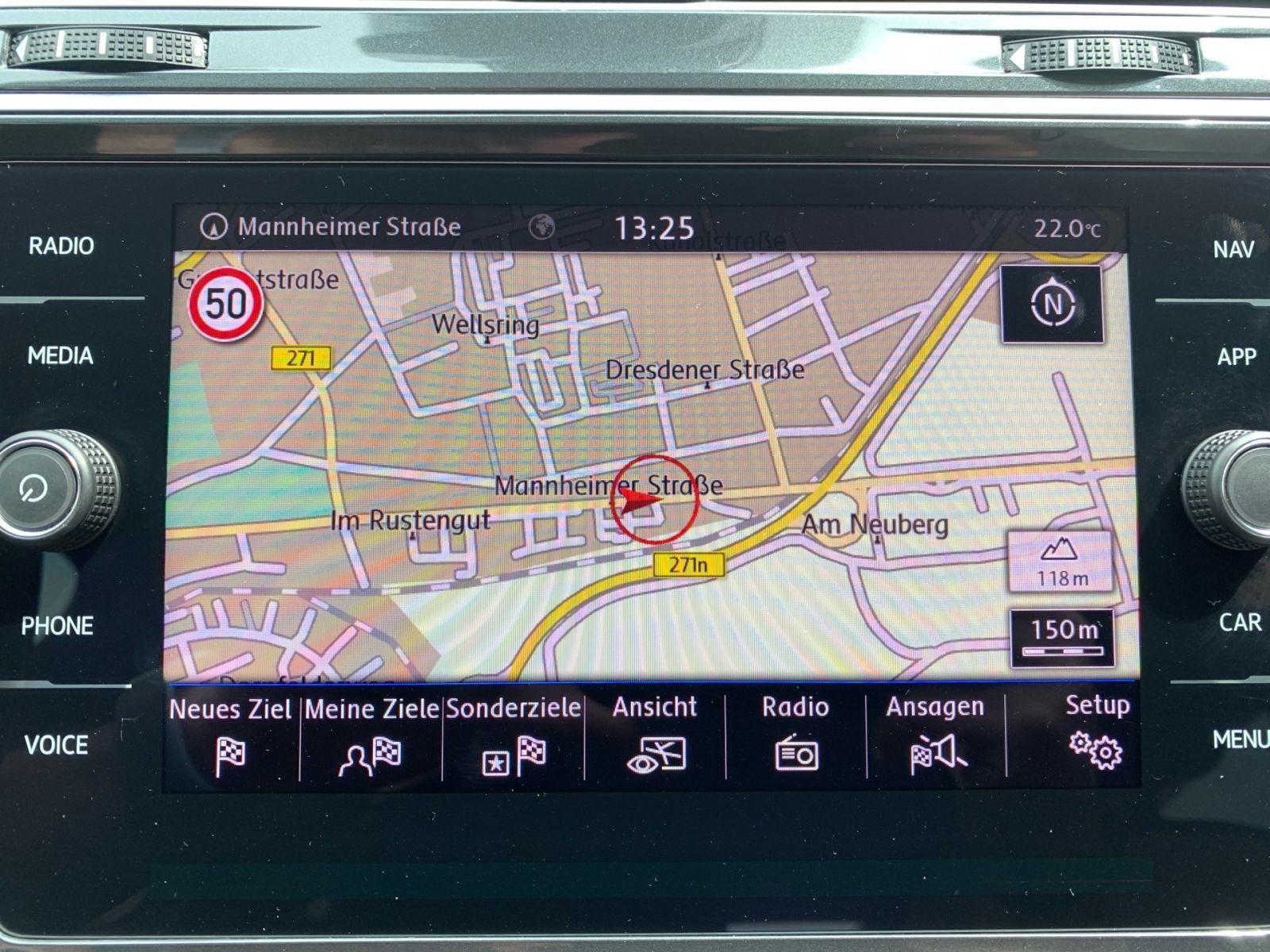 Fahrzeugabbildung Volkswagen Tiguan 1.5 TSI Comfortline BMT AHK Navi