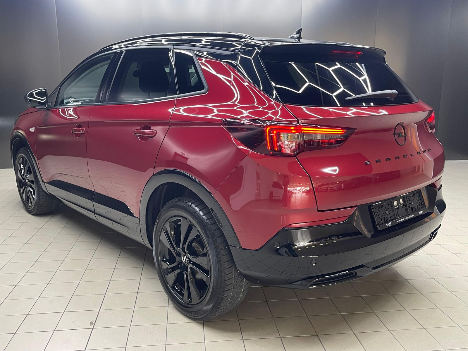 Fahrzeugabbildung Opel Grandland 1.2 Aut.GS Line Style NAVI+LED+KAM+18"