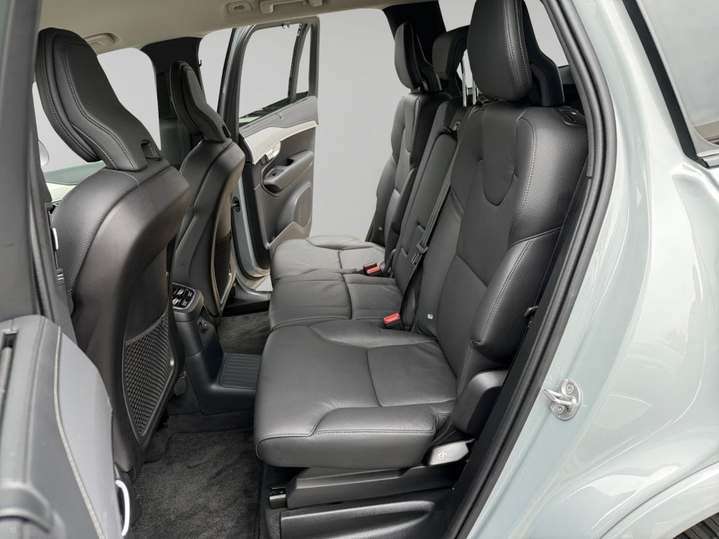 VOLVO XC90 T8 AWD Plug-in Hybrid Plus Dark AHK semi el VOLVO XC90 T8 AWD Plug-in Hybrid Plus Dark AHK semi el