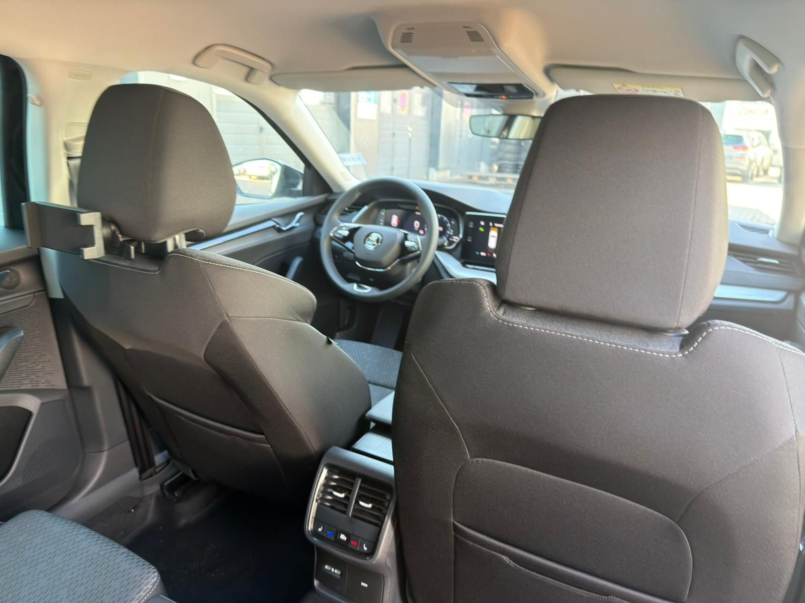 Fahrzeugabbildung SKODA Octavia Combi 2.0 TDI CLEVER *NAVI*ACC*KESSY*BT*