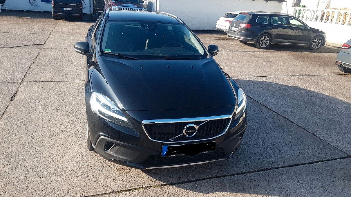 VOLVO V40 CC