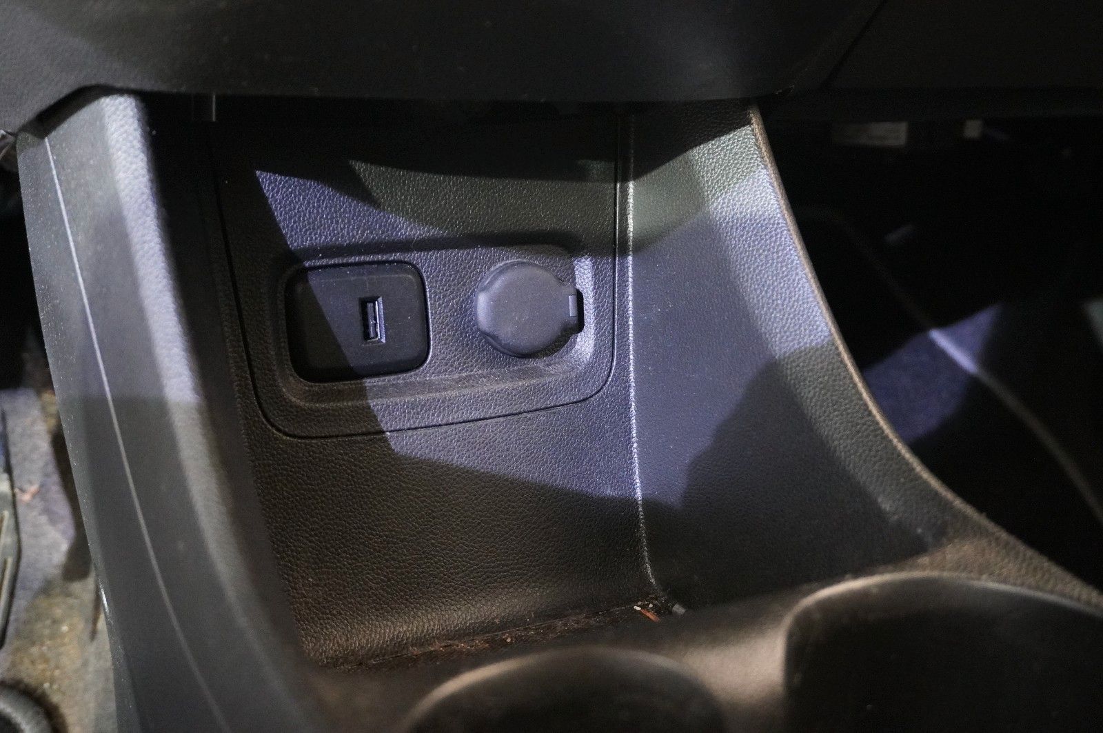 Fahrzeugabbildung Opel Karl 1.0 EDITION 5-TÜR KLIMA/USB/TEMP./BT