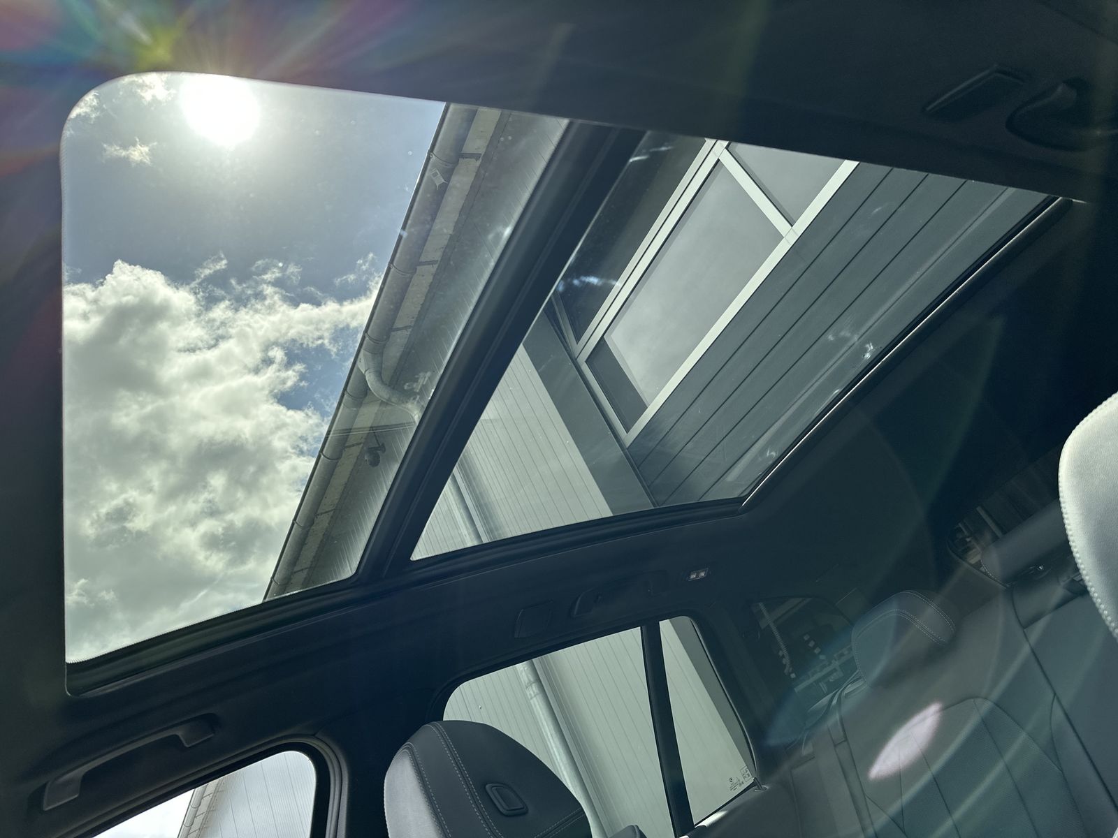 Fahrzeugabbildung BMW X3 xDrive20d M-Sport NAV+LASER+PANO+HUD+KAM+19ZO