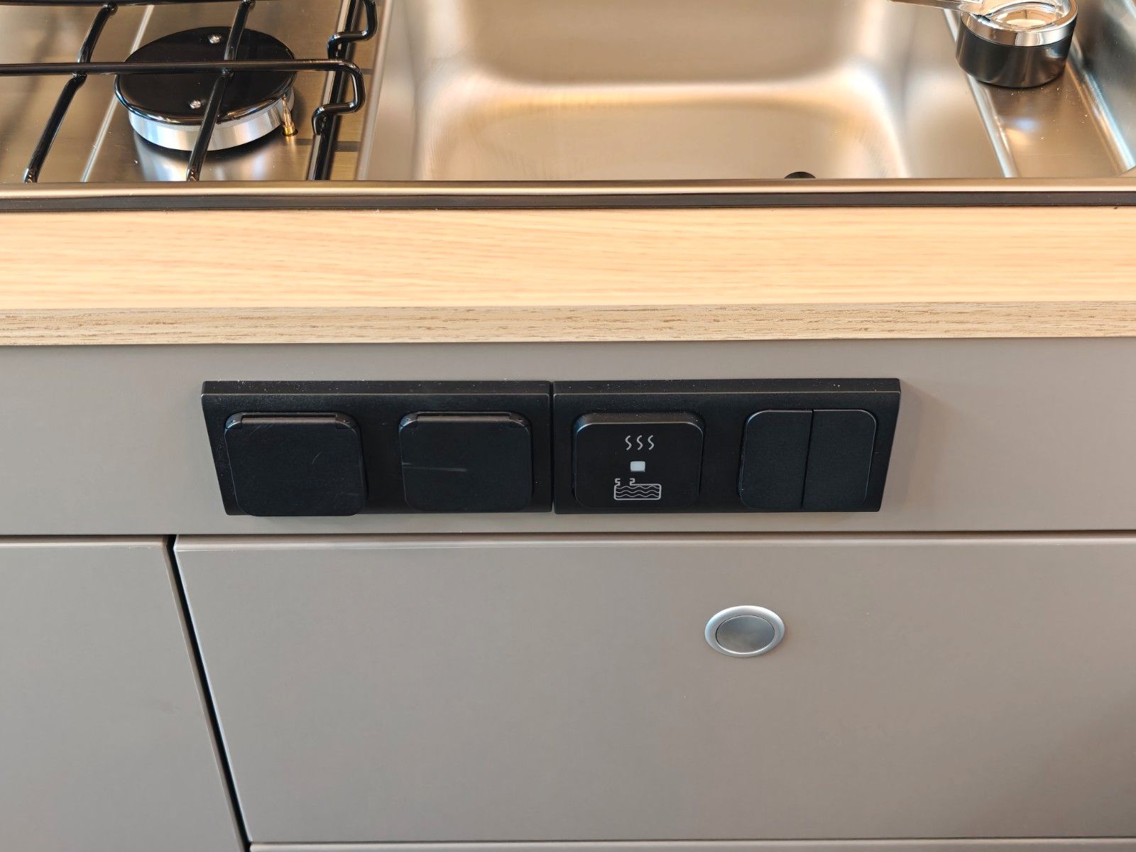 Fahrzeugabbildung LMC Innovan 600 - 603 70 Jahre Modell - SALE! -