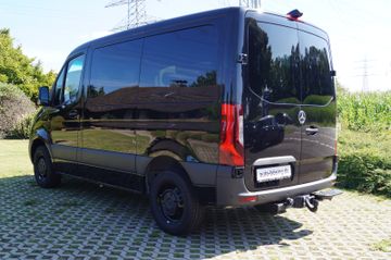 Mercedes-Benz Sprinter 215 CDI  9 Sitzer-MBUX-AHK-Standheizung