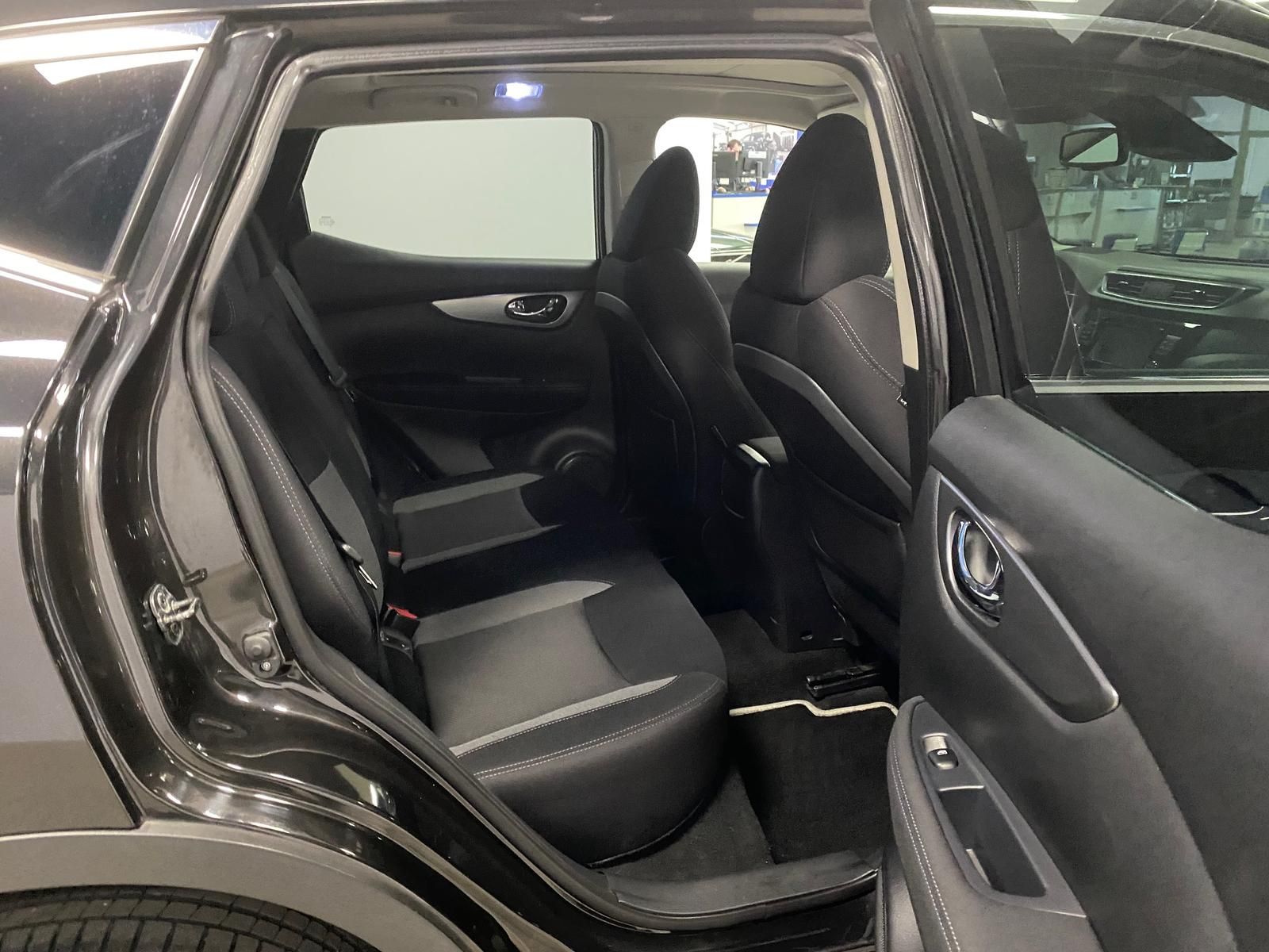 Fahrzeugabbildung Nissan Qashqai 1.2 ACENTA PANORAMA+360°KAMERA+NAVI+18"