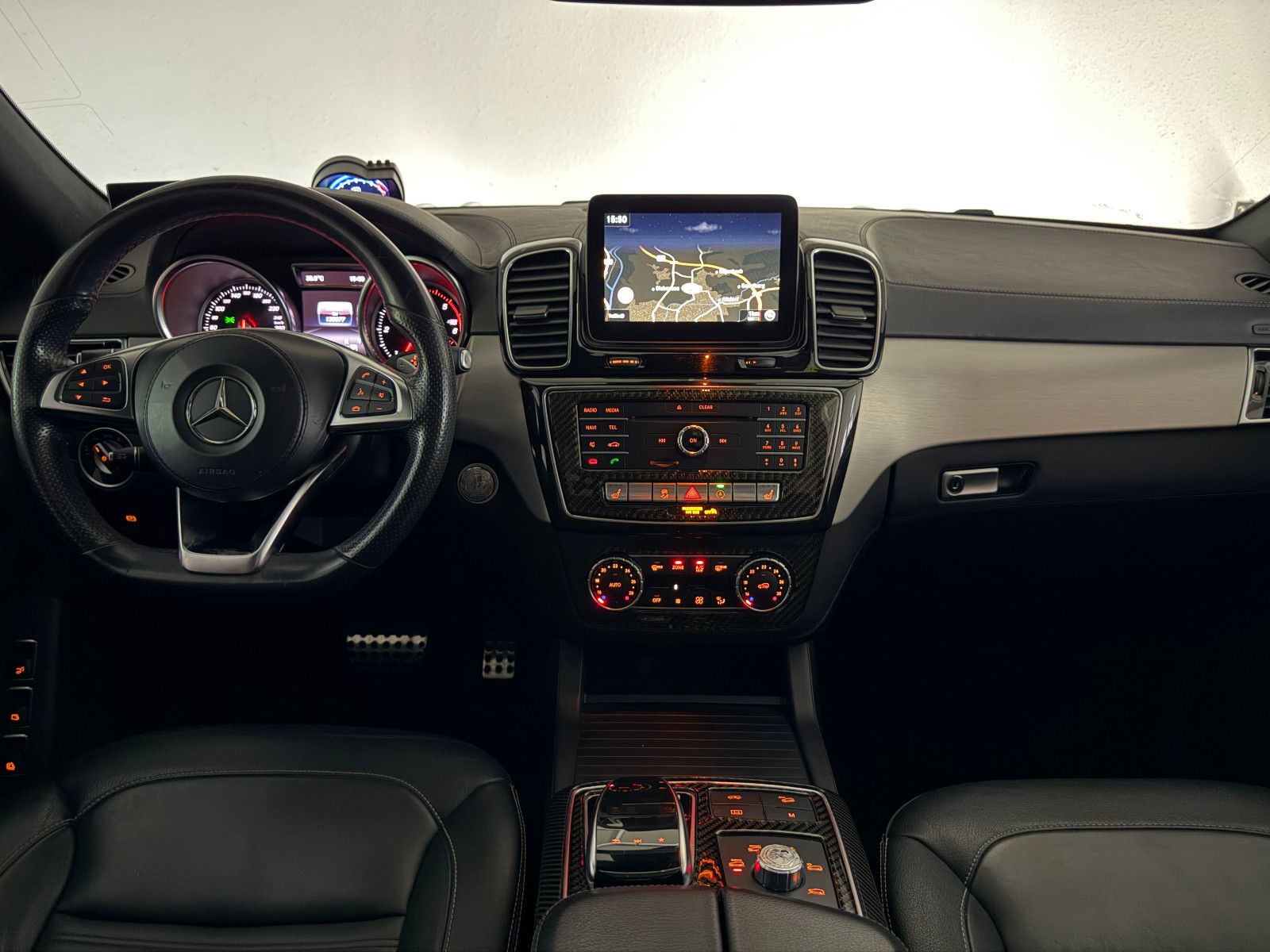 Fahrzeugabbildung Mercedes-Benz GLS 350 d 4Matic AMG-LINE/PANO/AHK/DAB/7-SITZER