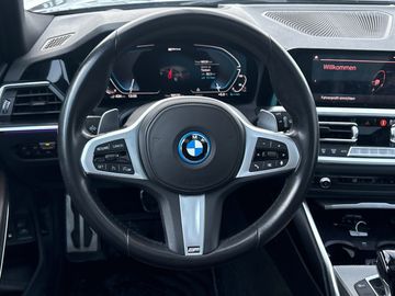 BMW 330e XDRIVE A M Sport Head-Up HiFi DAB LED WLAN