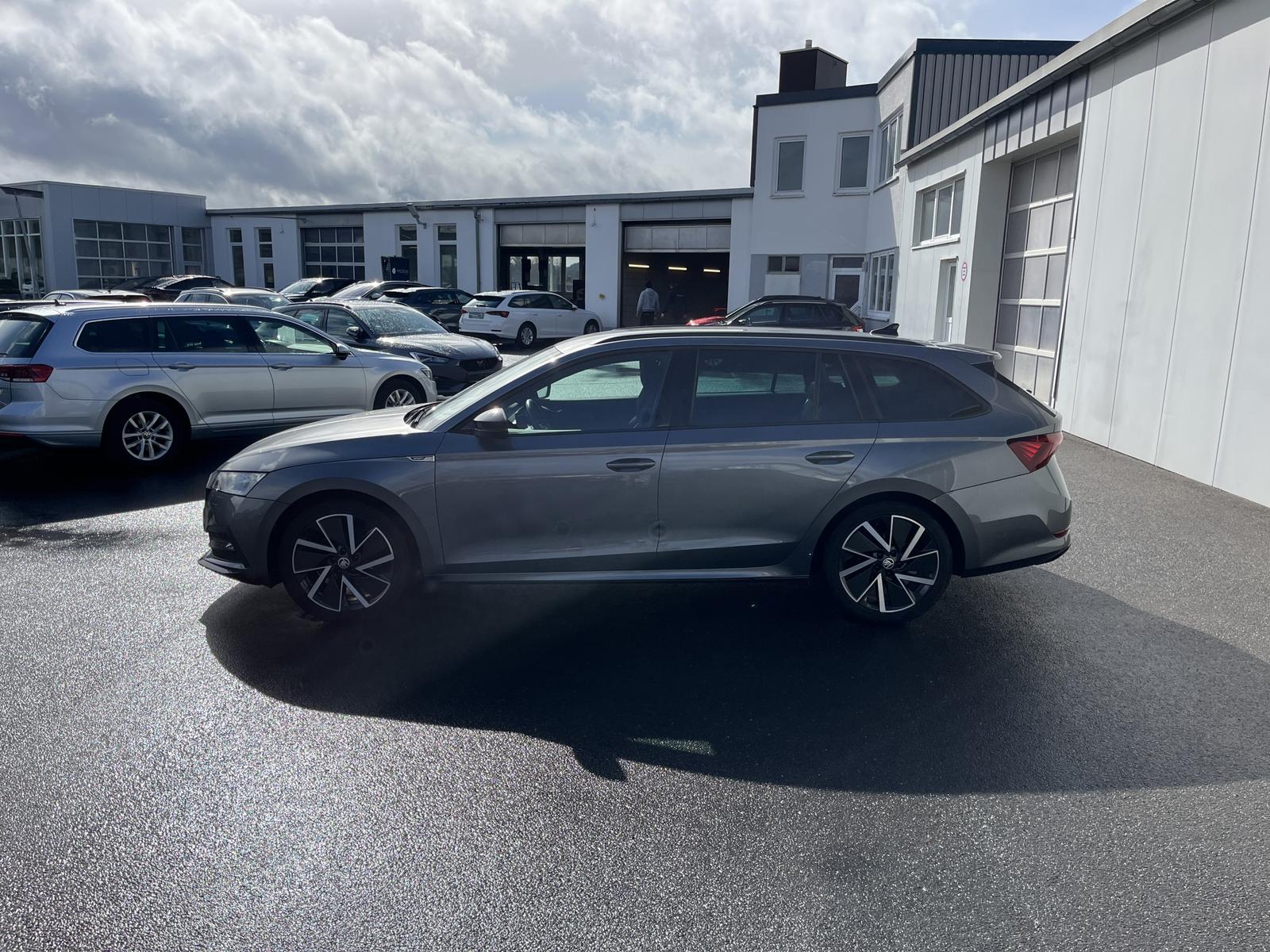 Skoda Octavia Combi 2.0 TDI DSG SPORTLINE 156€ m.20% A