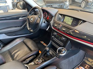 BMW X1 18 d xDrive *PANO*NAVI*PDC*AHK*TEMPOMAT*SHZ*