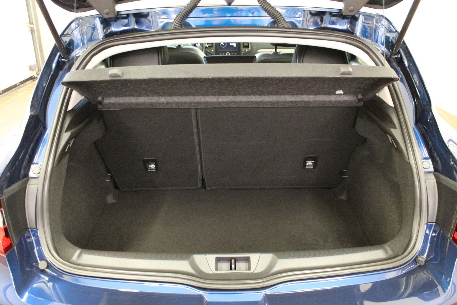 Fahrzeugabbildung Renault Megane ENERGY TCe 130 Intens/*Winterräder