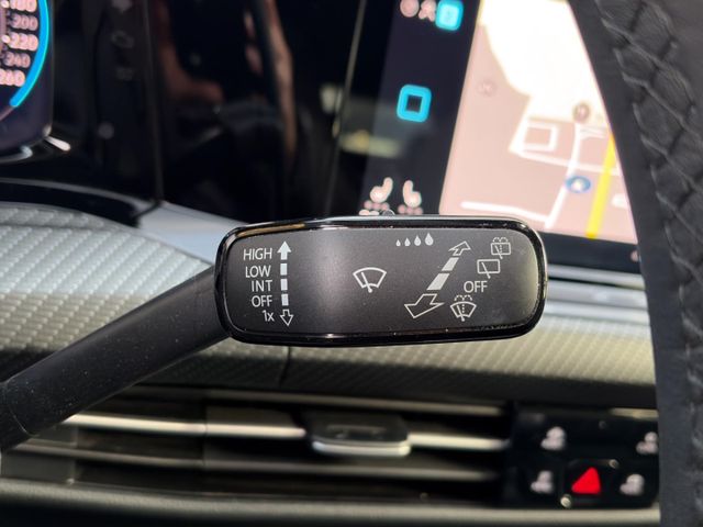 Volkswagen Golf R-Line 1.5 TSI °LED°ACC°Navi°SHZ°PDC°