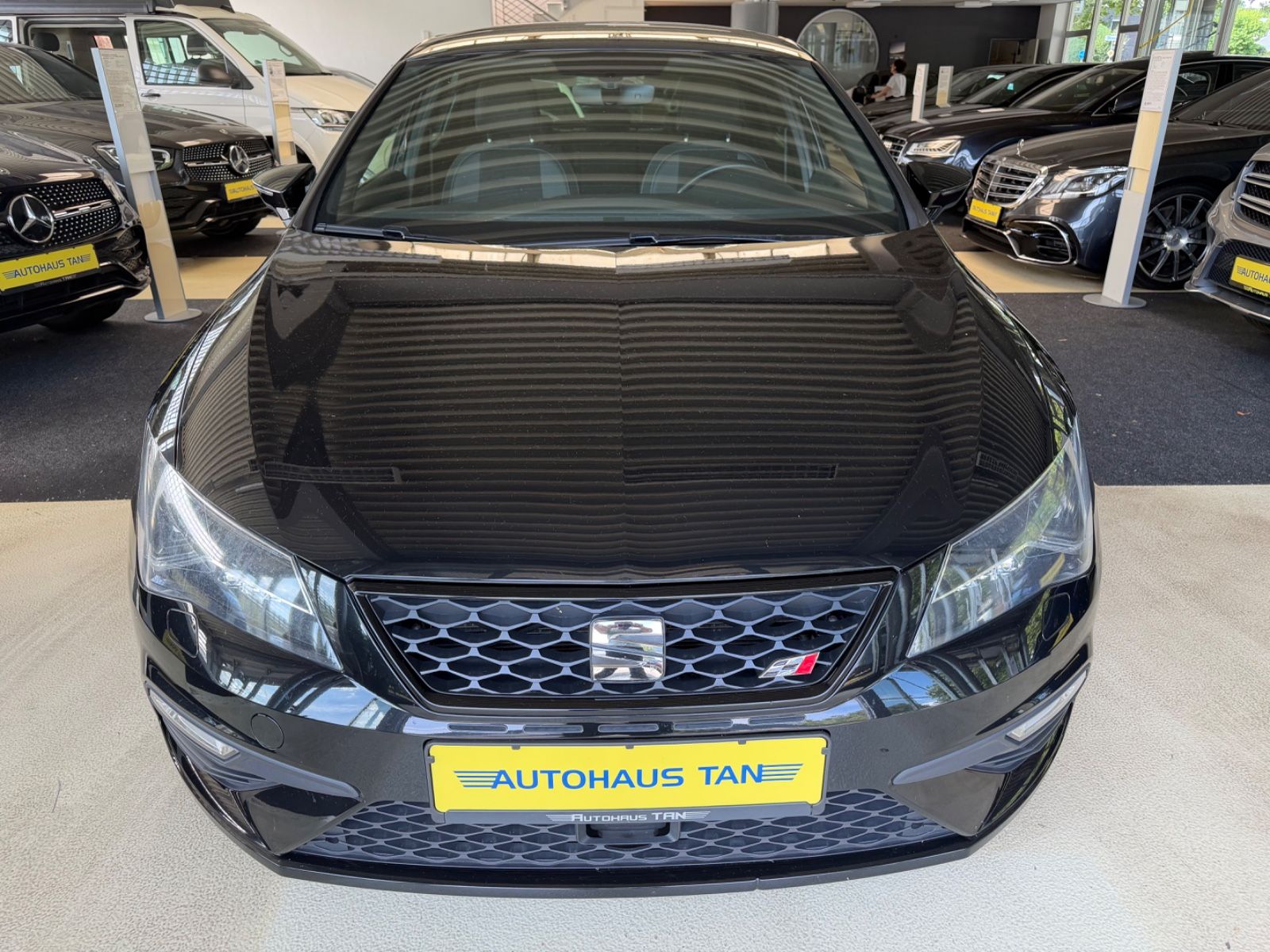 Fahrzeugabbildung SEAT Leon Cupra 300 * Schalter * 1.Hand*