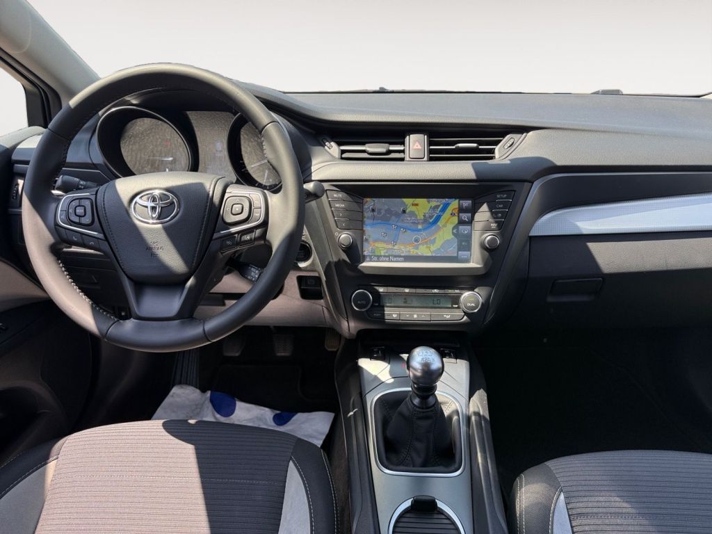 Fahrzeugabbildung Toyota Avensis Touring Sports 1.8 Team Deutschland