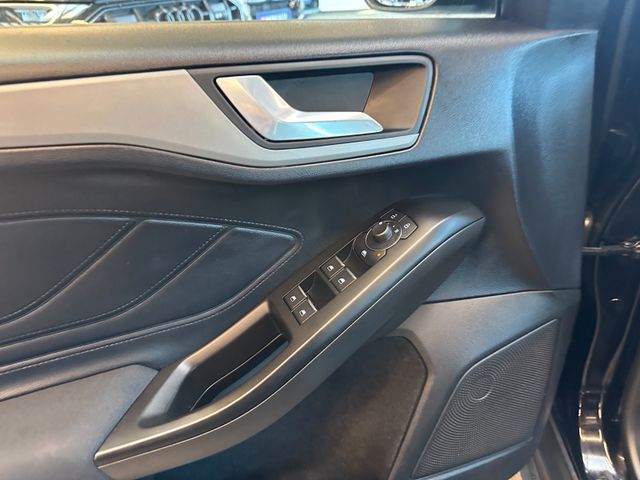Ford Focus *1.HAND*19%*LED*LKHZ*SPORT*CARPLAY*TEMPO
