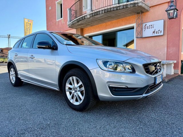 VOLVO V60 CC