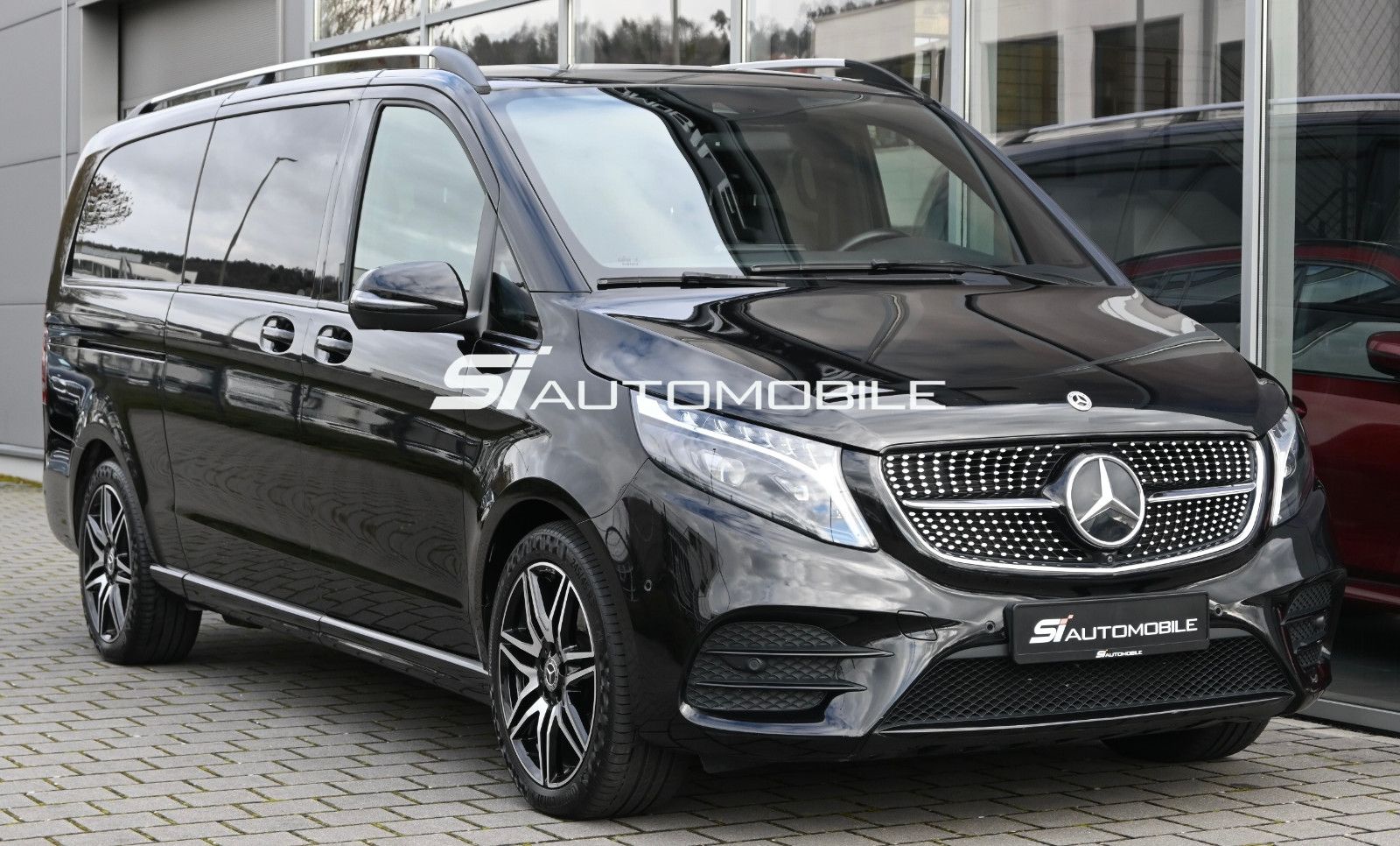 Fahrzeugabbildung Mercedes-Benz V 250 d 4Mat. AMG extralang °AIRMATIC°AHK°STHZ°