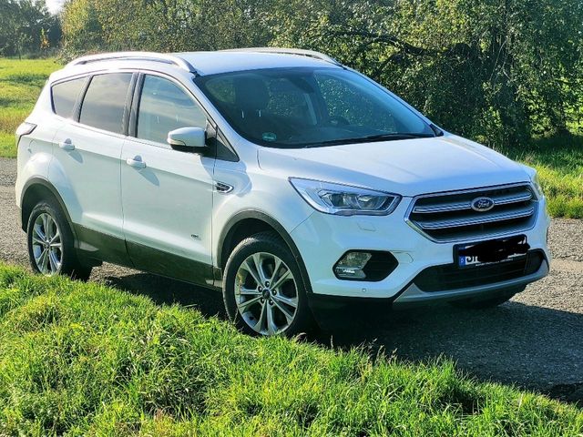 Ford Kuga 2,0 TDCi 4x4 110kW Titanium PowerShift 