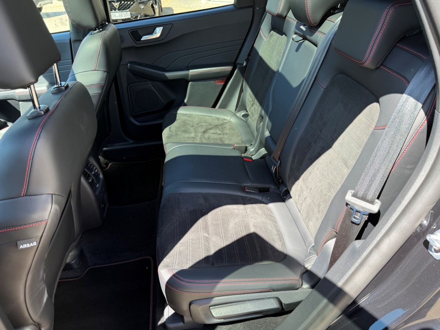 Fahrzeugabbildung Ford Kuga ST-Line X ACC LED Pano RFK Navi B&O AHK TWA