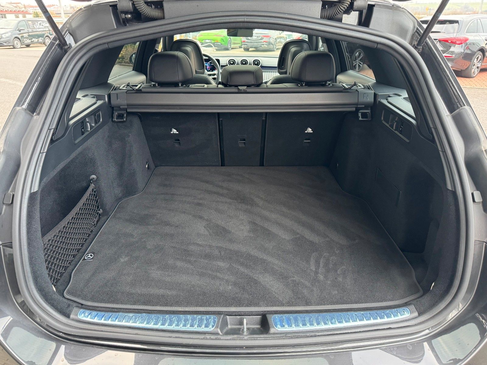 Fahrzeugabbildung Mercedes-Benz C 220d T AMG Digital+AHK+Pano+Memory+360°+SKLIMA