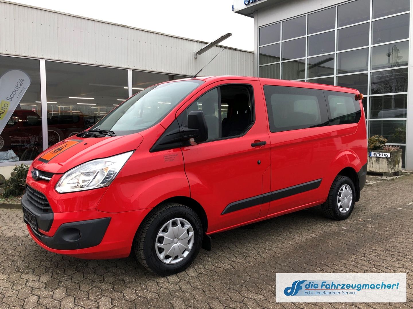 Fahrzeugabbildung Ford Transit Custom Kombi 310 L1 Trend 2.0 TDCi *2325