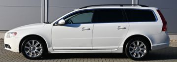 Volvo V70 T5 Summum *RHD* – Bild 1