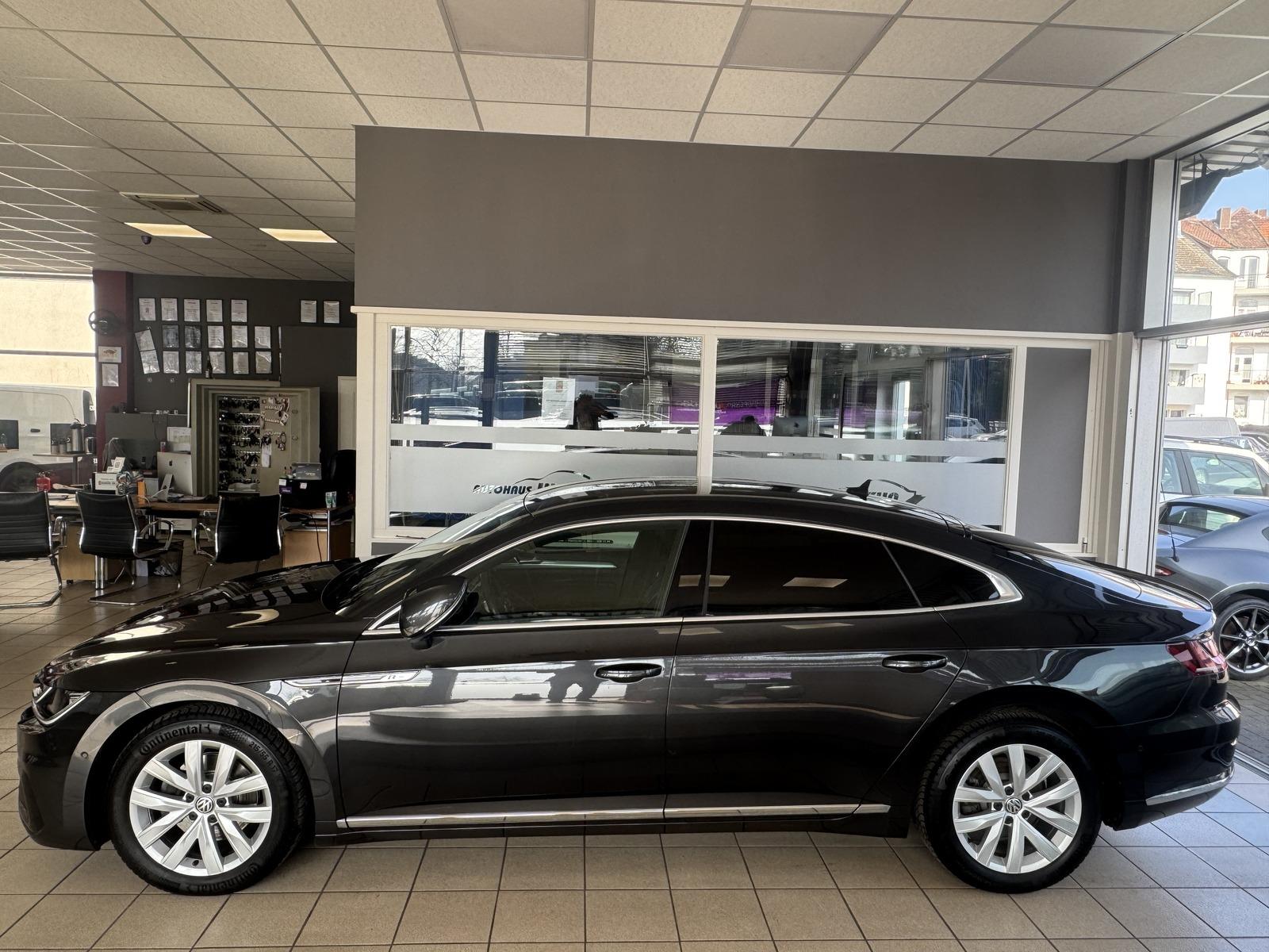Volkswagen Arteon R-Line Alcantara Auto Cam Allwetterreifen