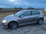 Volkswagen Golf VII 2.0 TDI Highline R-Line (2016) - Volkswagen Golf mit Diesel-Antrieb: Limousine, Schaltgetriebe