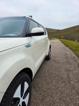 Kia Soul EV 30KWH  - Kia Soul mit Elektro-Antrieb