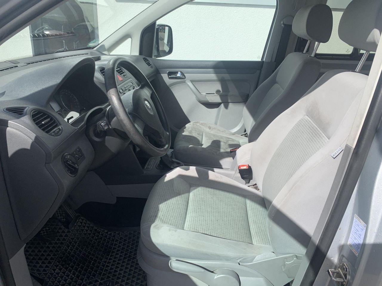 Volkswagen Caddy Maxi 2,0 TDI DPF Navi PDC 7-Sitzer